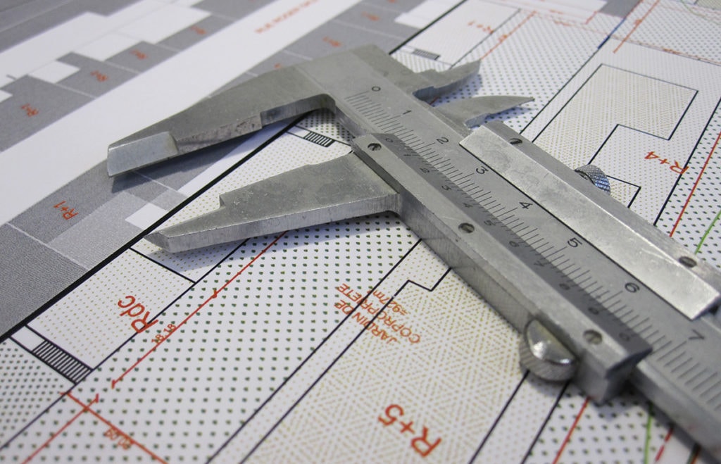 Pied à coulisse sur plan pour maquette